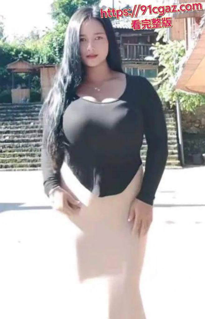 火爆吃瓜！抖音佤族少妇佤族艺儿40万粉肥臀良家奶妈视频流出-5