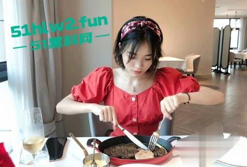 河北承德医学院口腔医学专业大二美女【朱梦玲】被男友调教深喉口交，私密视频被曝光。-7