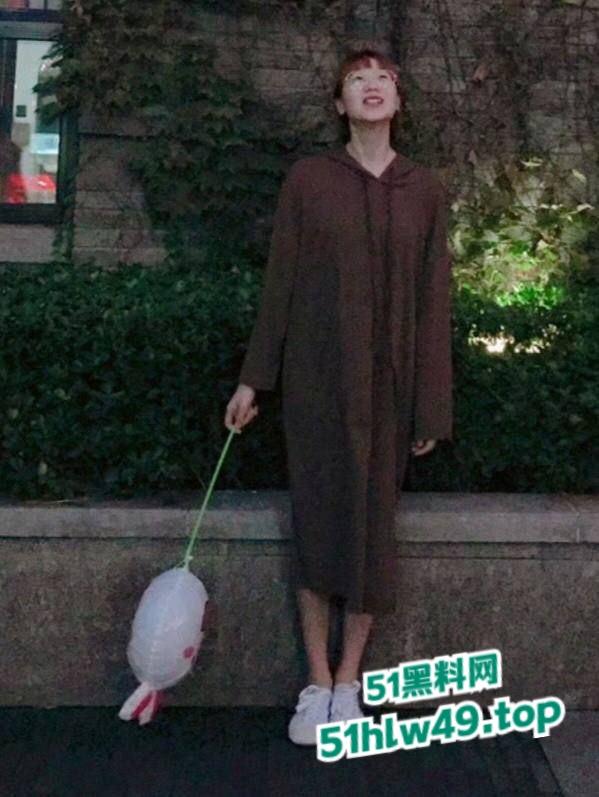 哈尔滨师范大学艺术系学妹【韩璐】被曝光！微信里疯狂卖自己裸露图，经常约炮私生活相当混乱！-7