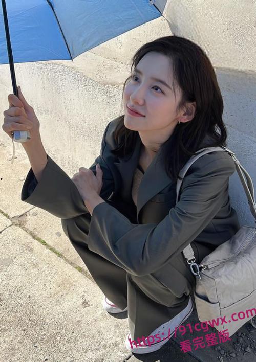 韩国女星朴智贤为作品献身 片中大尺度露点以及啪啪现场，一对酥胸无比粉嫩，叫声无比动人！-5