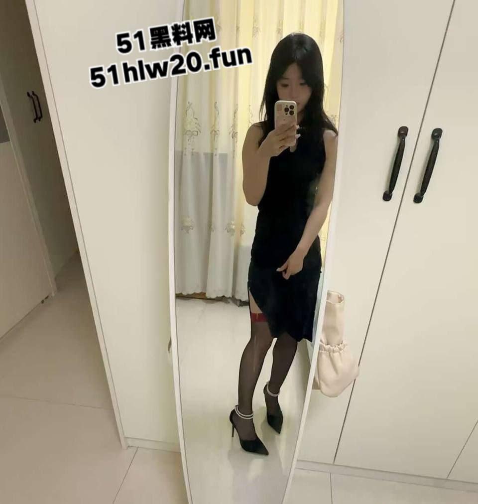 山东青岛06年清纯高中生【胡雯欣】19岁嫩妹玩到娇喘失控，稚嫩的脸庞也掩盖不住欲望的渴望！-7