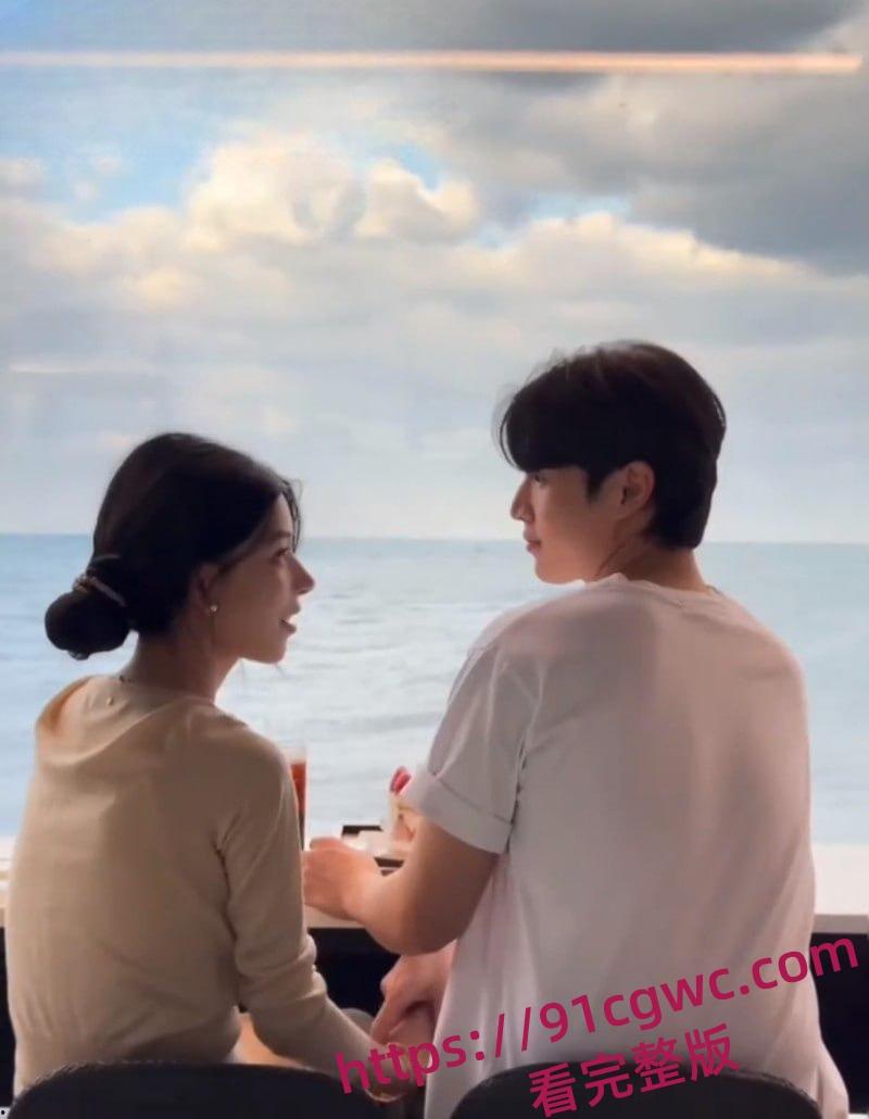 抖音360万粉网红ally惊天大瓜 38岁饥渴少妇 收下爱豆韩奎真礼物 不惜为爱冲锋跨国约炮-10