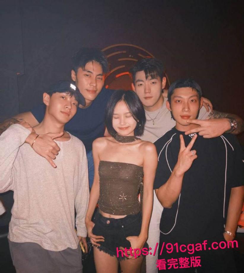 抖音700w粉丝网红 胡楚靓 怒爆男友小袁出轨台球助教 反被粉丝怒斥脚踏两船 聊天记录实锤曝光！-9