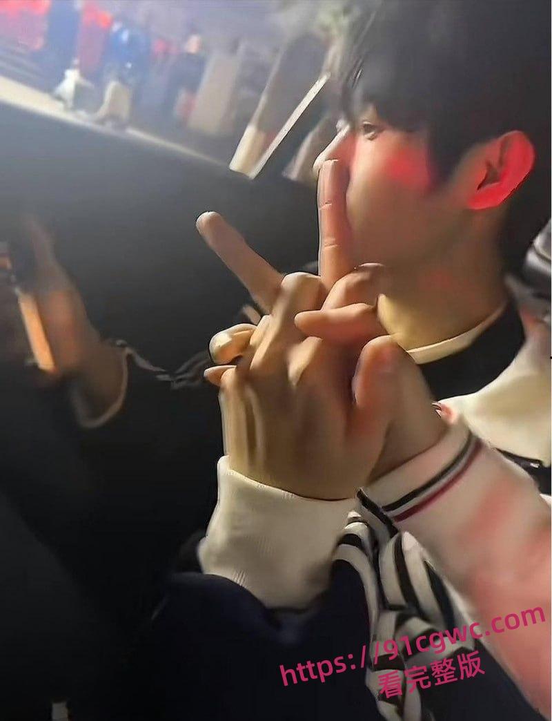 抖音340万粉网红少涵自曝猛料 男友伍六七出轨操粉 无套内射女粉为其打胎 性爱视频曝光实锤无疑！-19