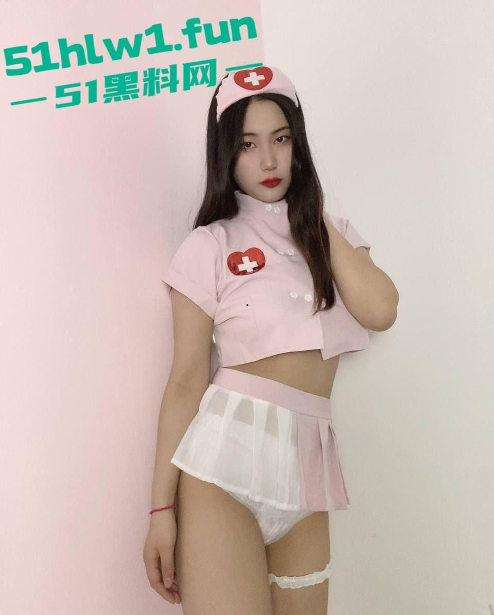 福建师范大学05后骚浪小母狗大曝光，被金主包养的大学生妹子，制服抖奶玩后入骚气冲天！-5