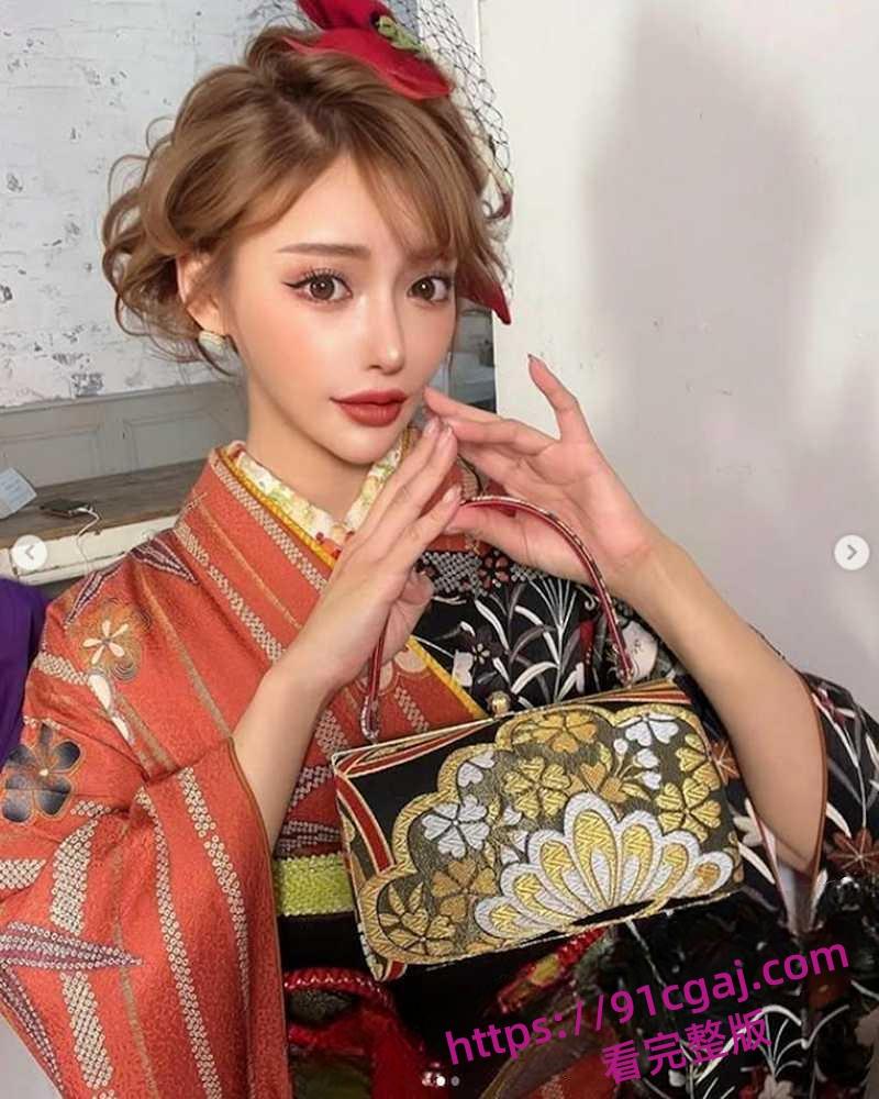 韩国男团周鹤年 春丑闻全网疯传 21万港元与AV女皇明日花绮罗4小时不限次数-5