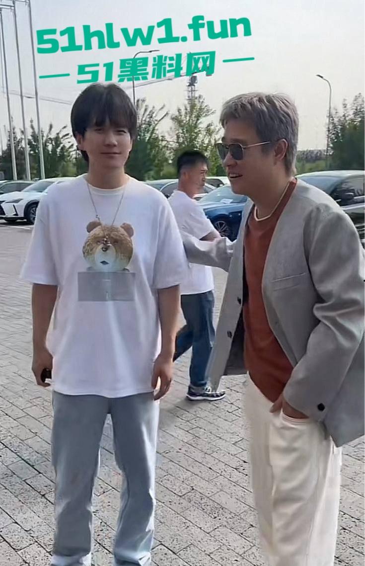 东北名媛【刘馨潞】脚踩三条豪门超跑船，富二代争相当舔狗被玩弄到团团转，原来恋爱脑不分有钱没钱！-25