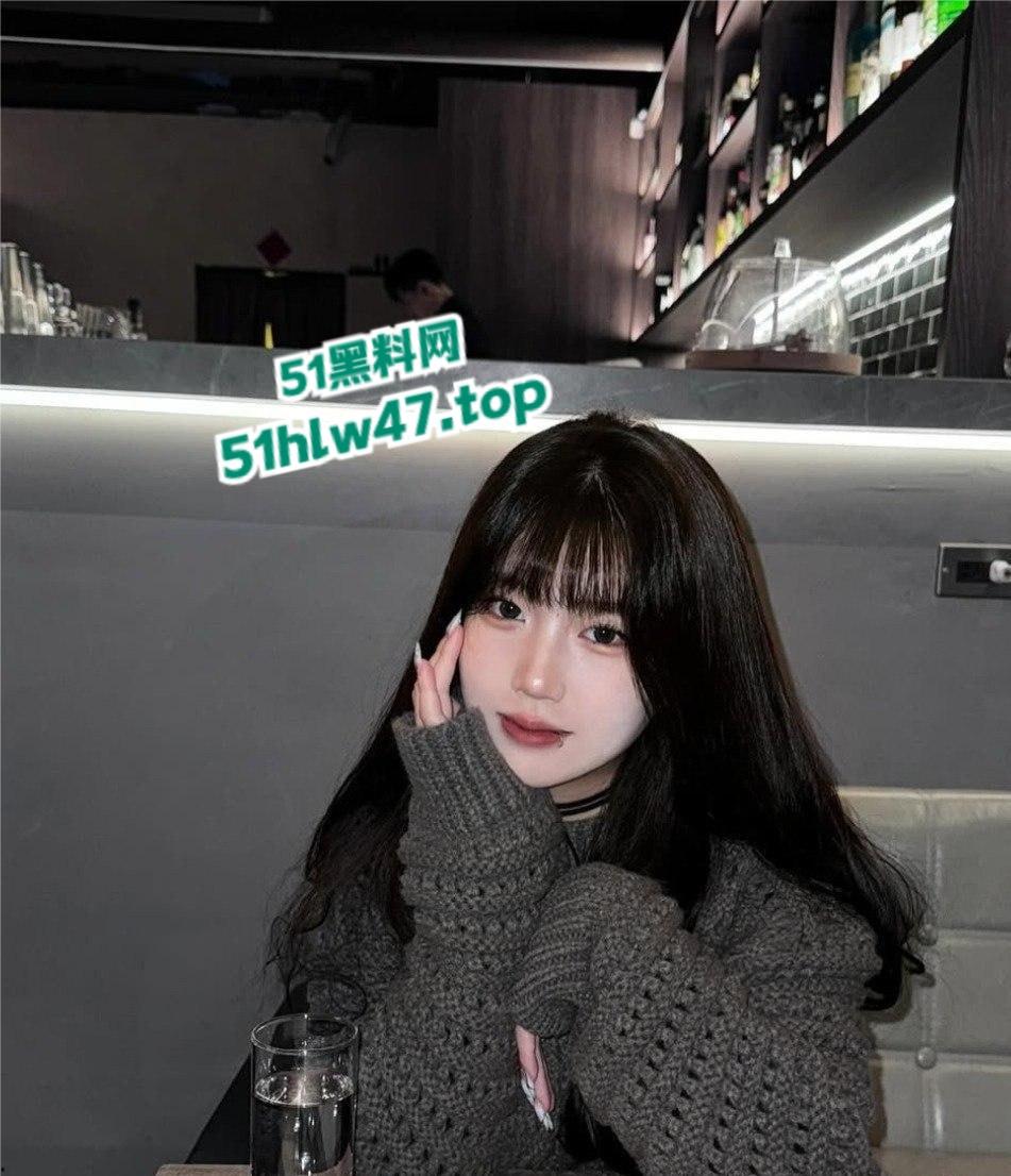 台湾高颜值网红【小网美】早期裸照与发骚视频曝光，没想私下竟然这么爱拍裸照！-4