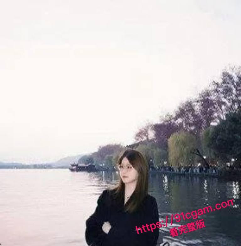 浙江00后学生妹李丹大瓜！不雅视频被渣男曝光，翘臀反差炸翻全网！-2