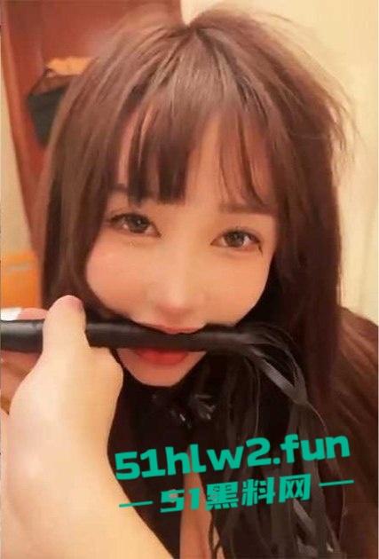 高人气外围女神 【yooheejadeda 】尽情展现她魂摄魄魅力，乳交吸屌花样玩法解锁绝对让你欲火焚身！-11