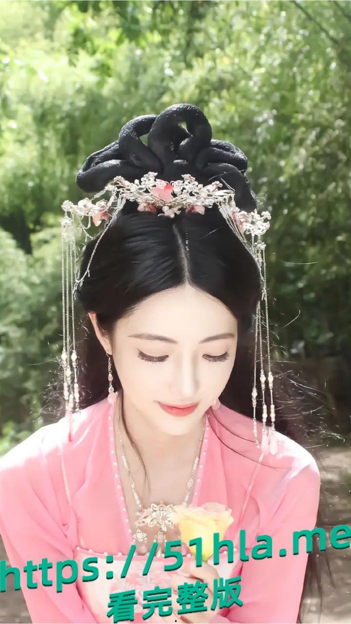 顶流塌房实锤？许凯被前女友许荔莎曝出轨分手，于正急删回应引热议。不雅视频被爆出！-2