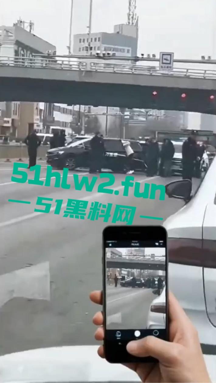 山西晋中疑似欠钱不还引发命案，蕴华街汇通路一死一伤，现场拥堵警方封锁，传言满天飞！-6