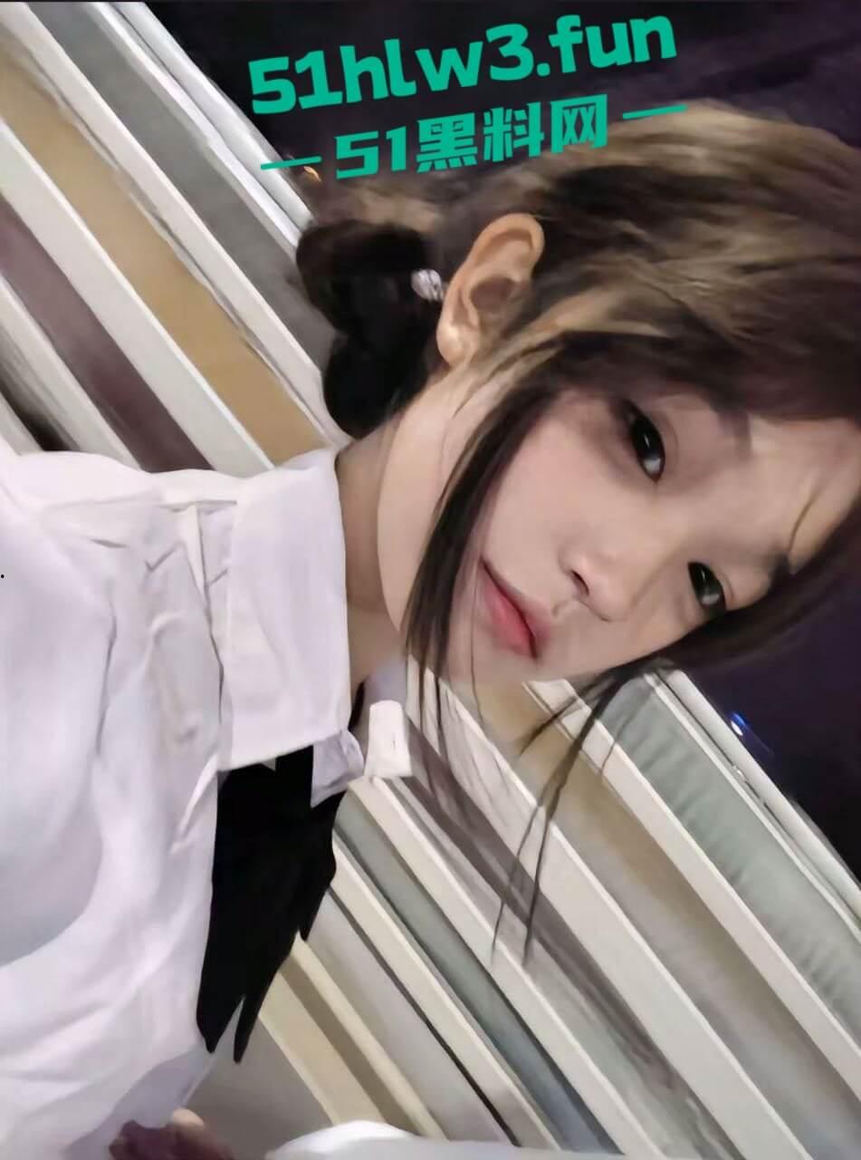 推特反差小萝莉【神探狸狸】白幼瘦大奶萝莉，美乳硕大粉嫩细腰嫩穴身材性感自拍福利视图流出。-9