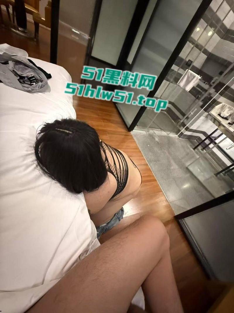 BBW母狗【阿蛇老师】露脸啪啪视频曝光，巨乳肥臀惊爆眼球，各种调教爆操细节清晰到炸裂！-6