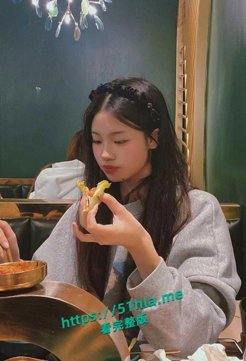 北大超美高财女不雅视频流出，气质女神被男友花式开发小骚穴，露脸口交无套内射玩法超淫！-4