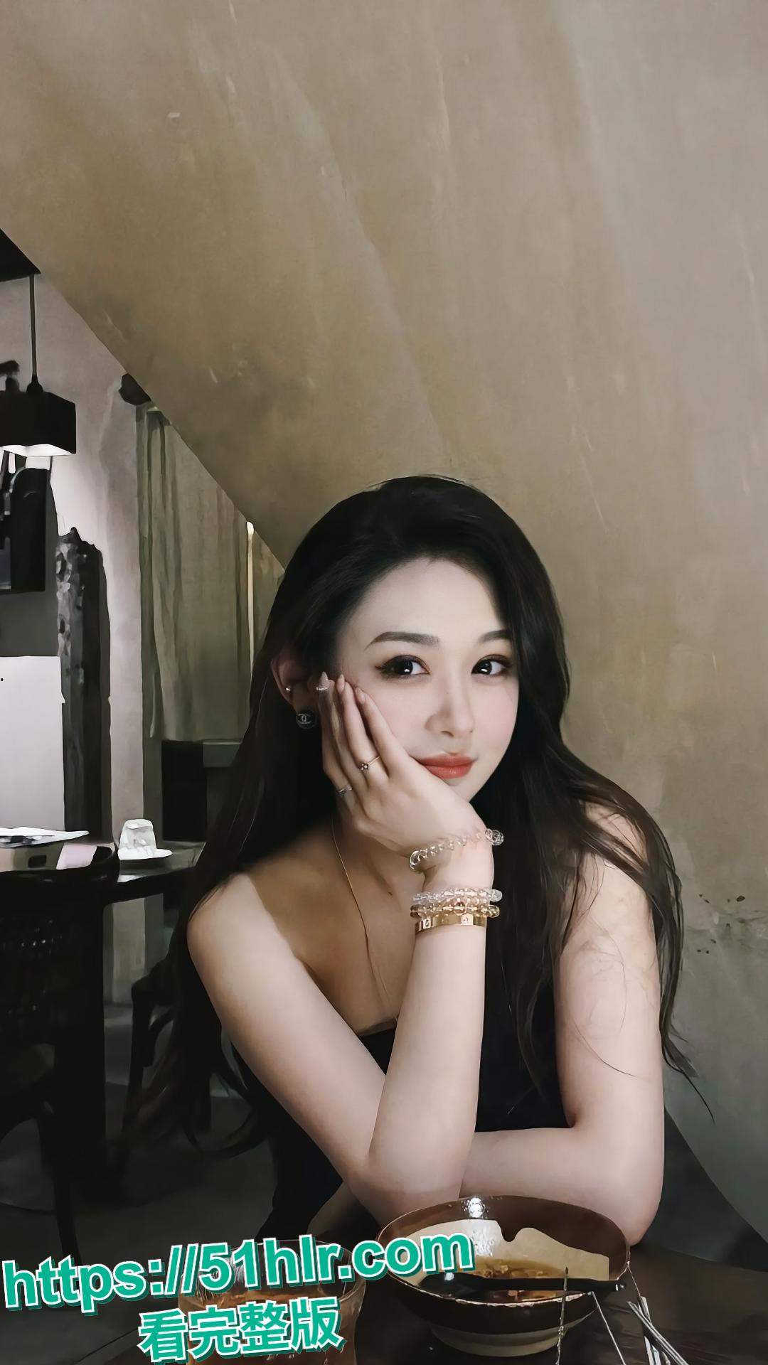 惊爆！菏泽高颜值女神刘鑫雨，早期自报不雅视频突流出！-6