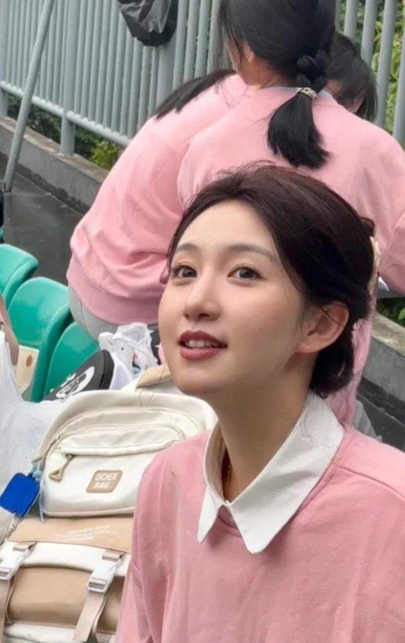 东莞乌沙小学超高颜值美女老师曾玉婷勾搭有妇之夫  超高颜值 白皙的皮肤 诱人的巨乳 相信没有男人可以拒绝-1