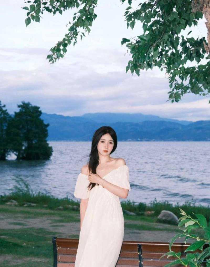 东莞乌沙小学超高颜值美女老师曾玉婷勾搭有妇之夫  超高颜值 白皙的皮肤 诱人的巨乳 相信没有男人可以拒绝-5