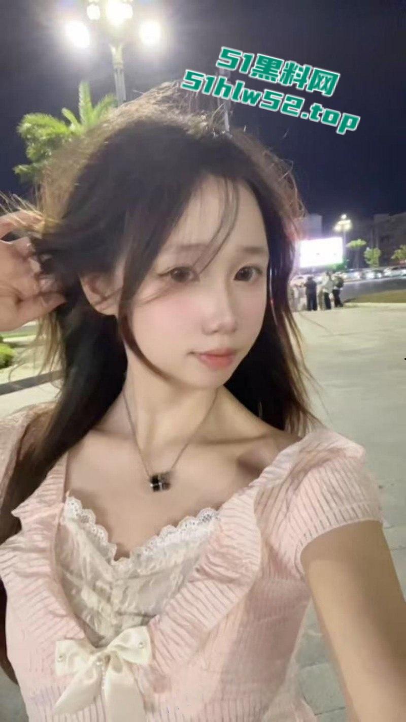 重庆财经职业学院【郭佳馨】清纯外表下反差感爆棚，早已成为主知名校妓，给钱就让操淫骚模样无人不知！-4