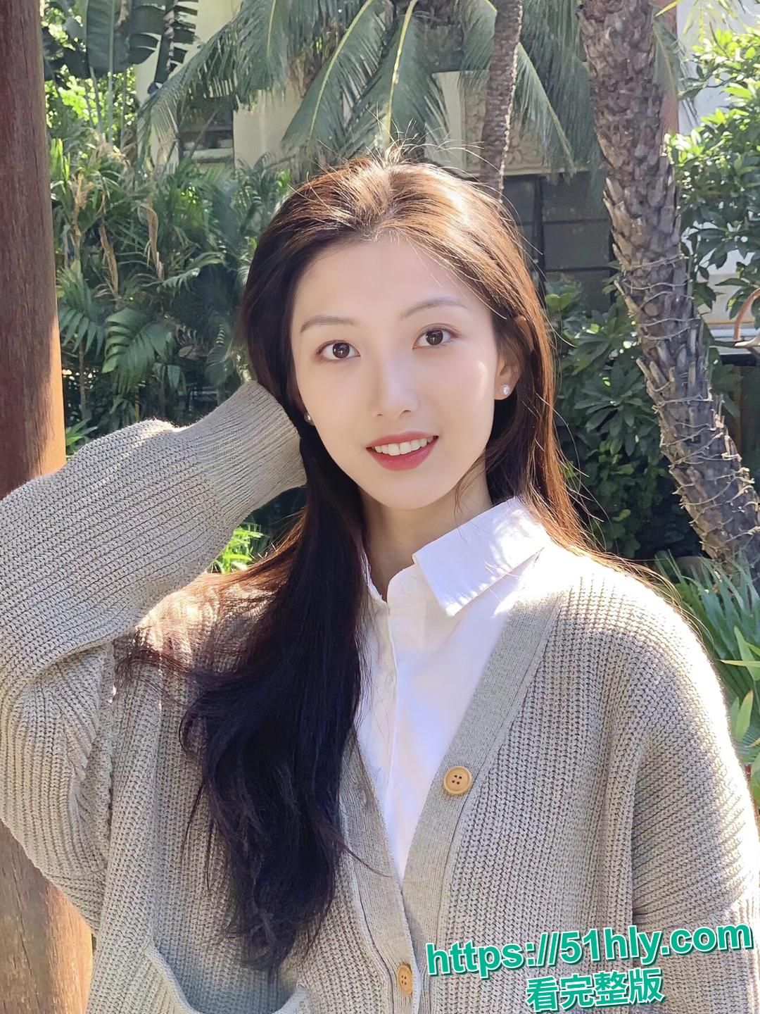 天津现代传媒学院教师宿舍大瓜！忘拉窗帘直播亲热，学生排队围观全过程-5