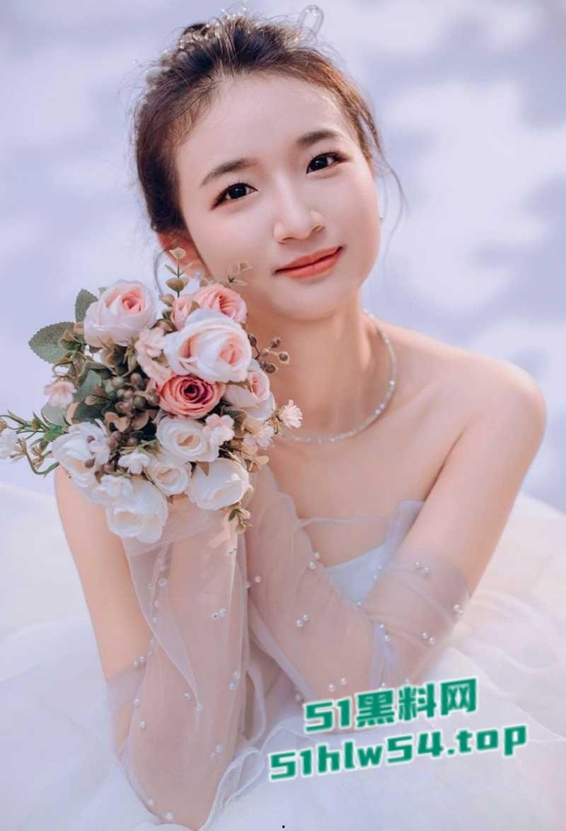 新婚美女护士【小雪】大量不雅视频被曝，出轨成性沦为性奴母狗，露脸自慰舔屌调情聊天记录更是淫荡！-3