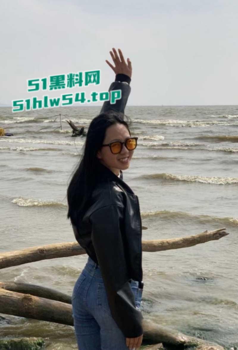 新婚美女护士【小雪】大量不雅视频被曝，出轨成性沦为性奴母狗，露脸自慰舔屌调情聊天记录更是淫荡！-9