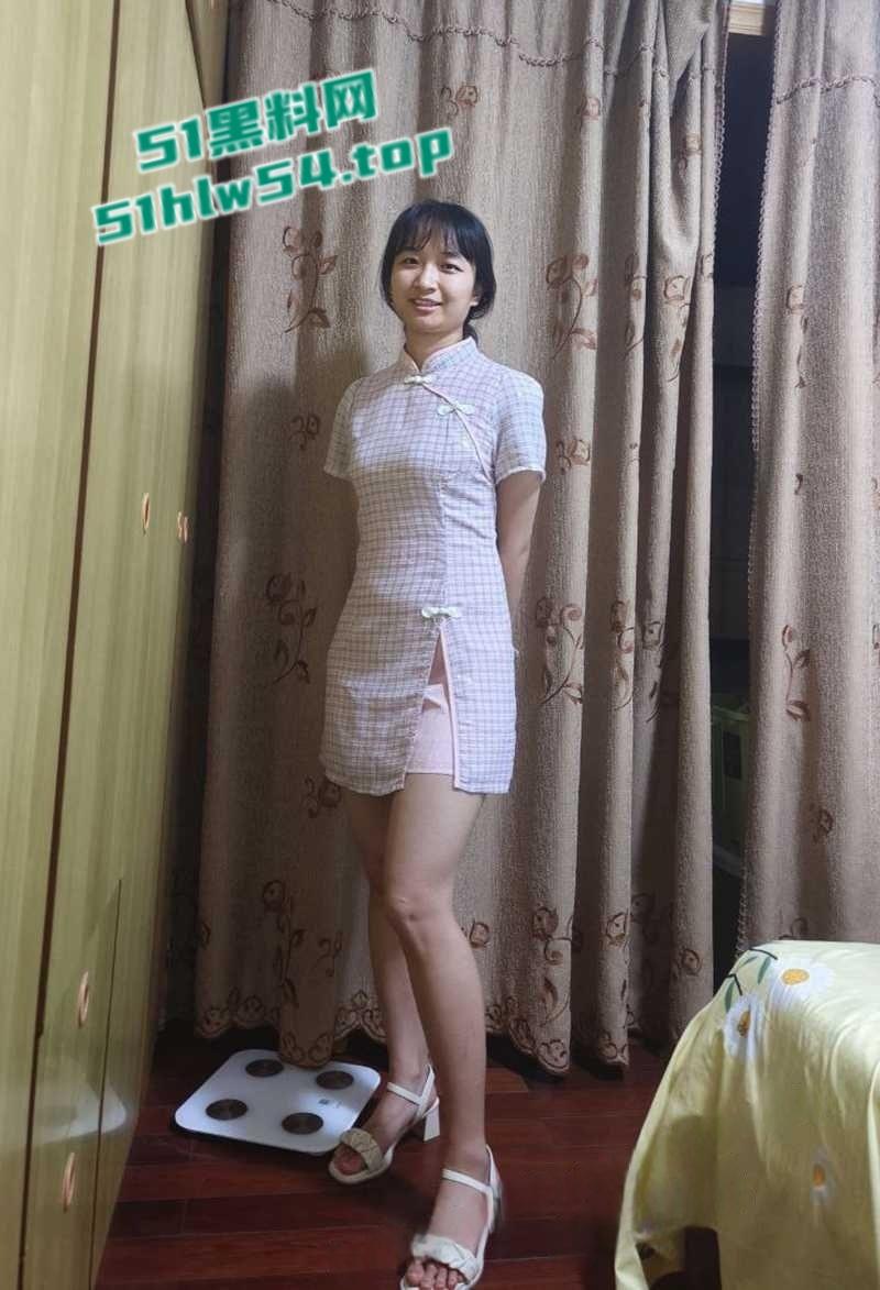 新婚美女护士【小雪】大量不雅视频被曝，出轨成性沦为性奴母狗，露脸自慰舔屌调情聊天记录更是淫荡！-10