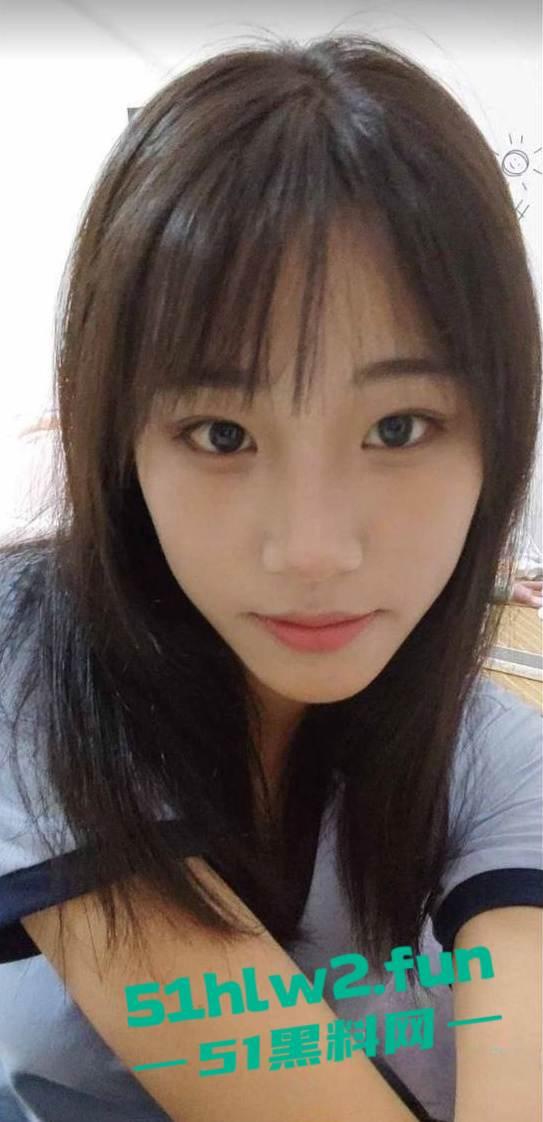 河北商丘宁陵县高级中学反差学妹【孙宁宁】超黑肥大鲍鱼，阴毛旺盛性欲极强遭到曝光。-1