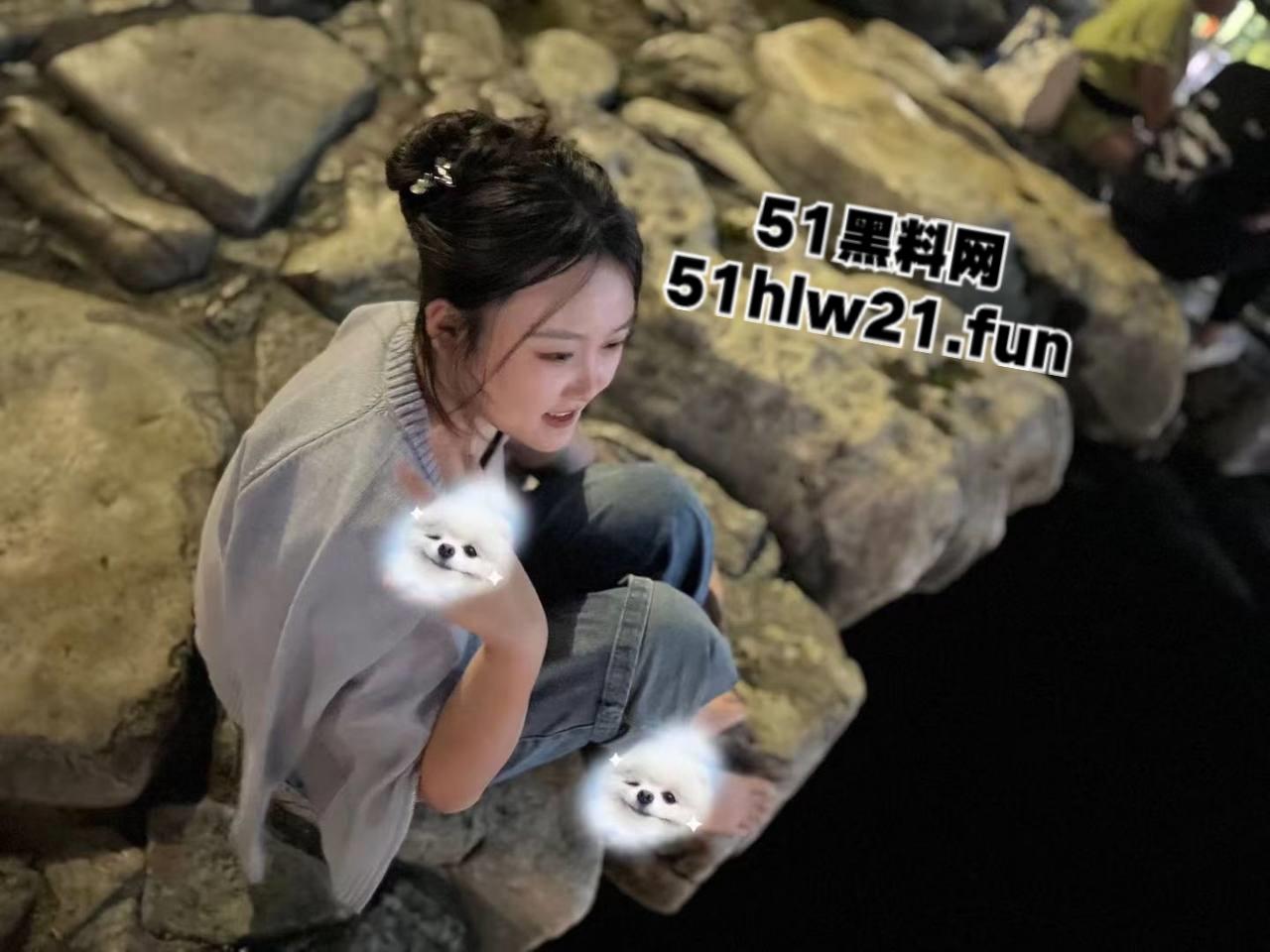 济南历下区的骚人妻【康红梅】背着老公到处偷情，带炮友婚房约炮，结果后来想从良被炮友无情曝光。-8