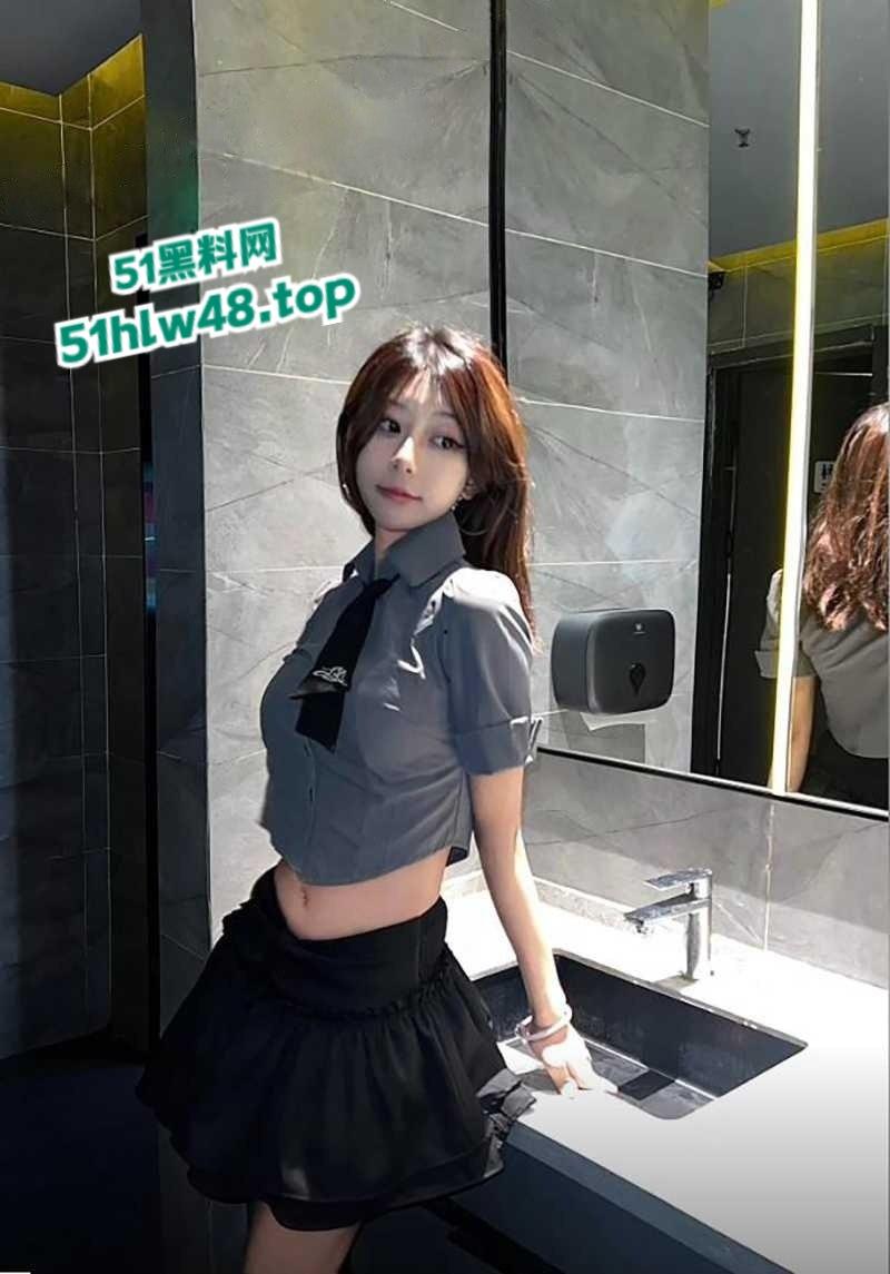 抚顺石油化工学院大三学姐【崔梦曦】表面清纯私下骚劲炸裂，M属性小野猫无套猛操爽到眼珠翻白。-3