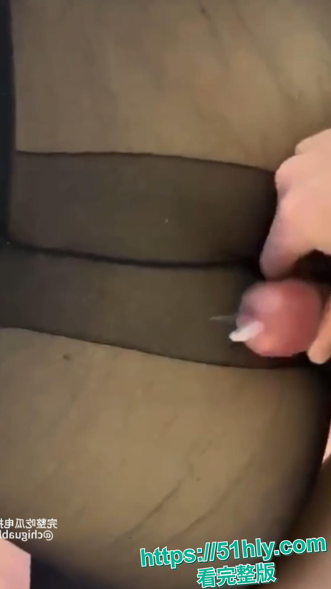 华北理工嫩妹 高圆圆 私生活混乱 欠债不还被债主曝光自慰做爱视频 画面淫靡至极！-13