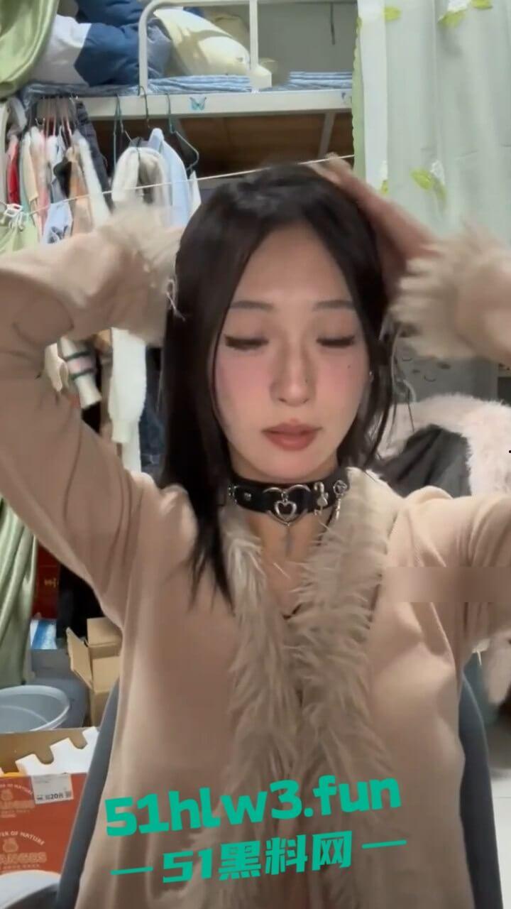 抖音颜值女神【灌饱饱】绝美颜值御姐尤物，身材修长细腰大奶修长美腿性感撩人多部自拍合集流出。-3