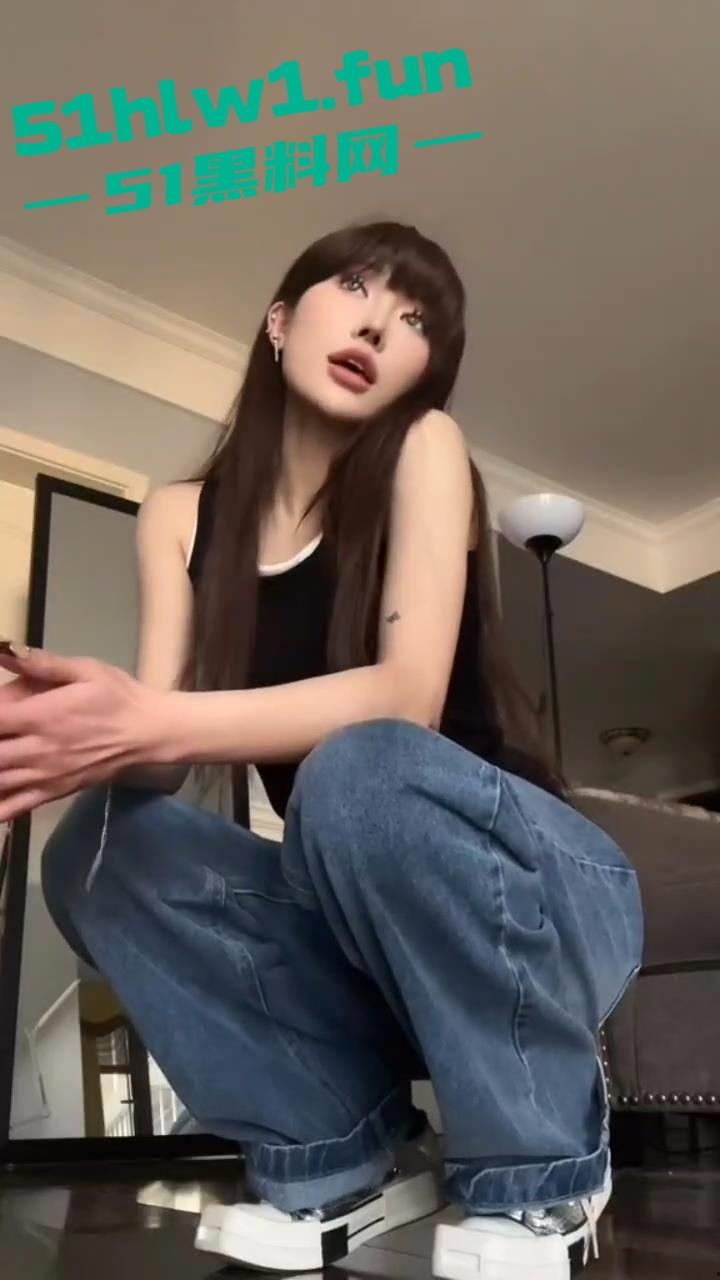 混血网红【EunHa】堕落日记，被金主批穿后直接放飞，骚到明码标价，一对一私密视频看逼验货！-9