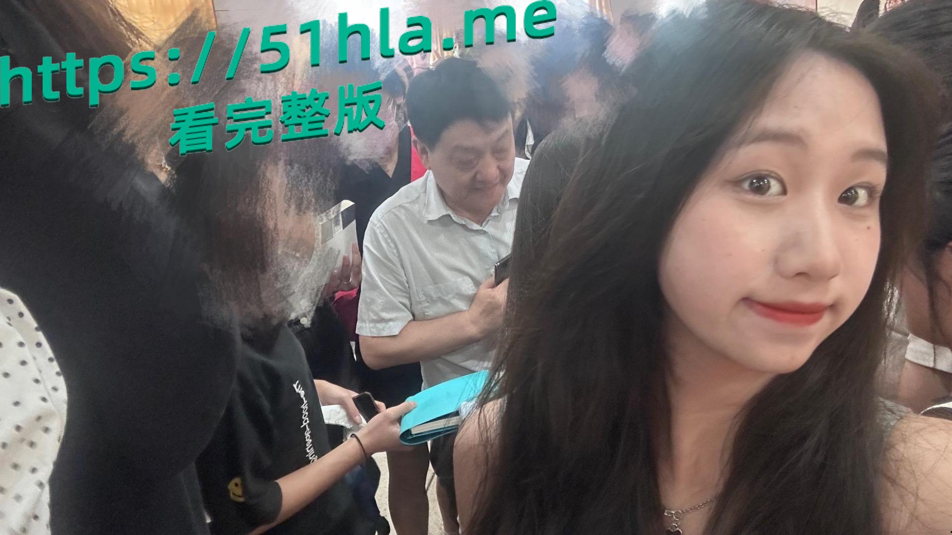 赣南师范大学 韦丽芳 背着男友兼职外围赚外快 喜欢车震口交 被嫖友用鸡巴捅嘴塞喉 抗腿爆操输出！-2