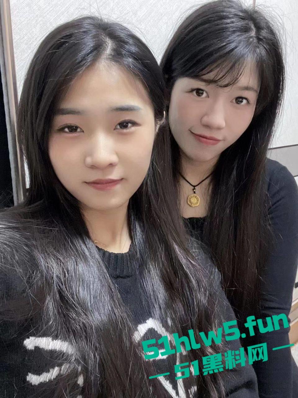 东莞清溪某印刷厂厂妹，下班后回到出租房帮男友口爆吞精拍摄视频，不料分手后惨遭渣男曝光。-1