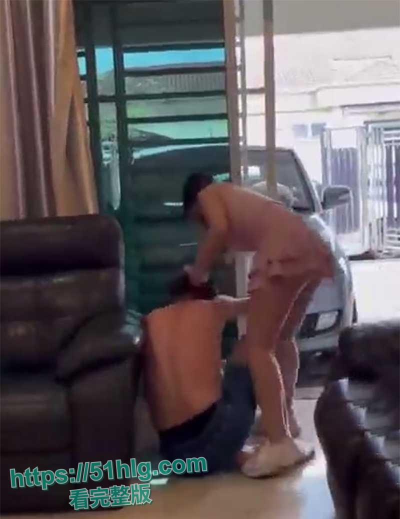 【广州】美艳人妻现场直播抓奸！小三家踢馆被情敌挑衅，骑脖暴揍出轨老公，原配这身材真赞-9