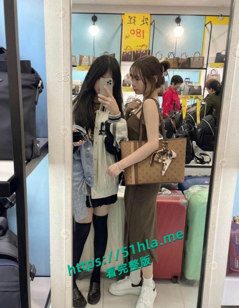 约炮大神调教四川绵阳【刘新欣】车内边聊边抠穴，从口交到骑乘位高潮迭起液体四溅！-2