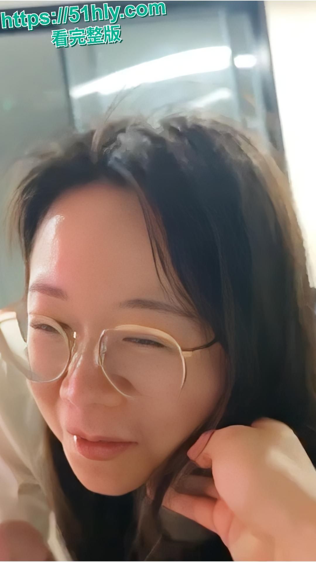 浙江嘉兴清纯人妻何晓韵野外偷情单身小叔子口曝黑料全网疯传！小区楼下口交大屌，忍不住了回家爆操骚母狗！-7