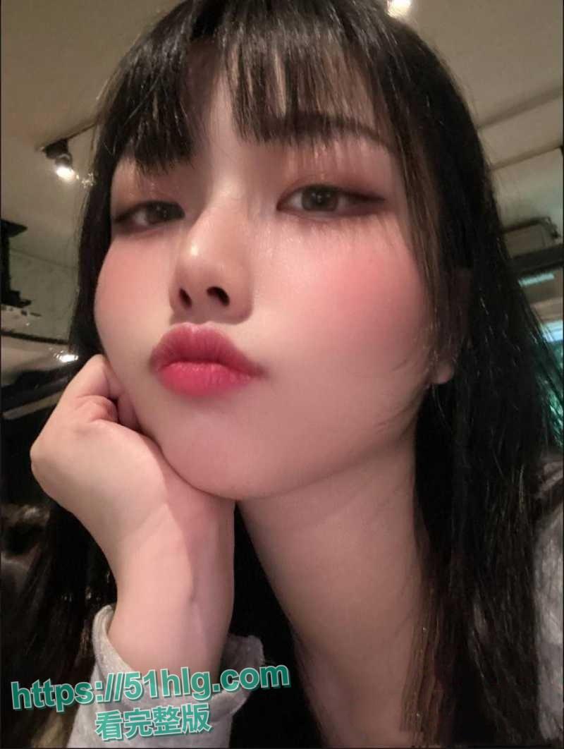 【锡林浩特市】90后巨乳骚货【王美丽】挪用公款700万，花600万与男主播约炮，骚逼身材火辣被疯狂抽插视频震惊全网-1