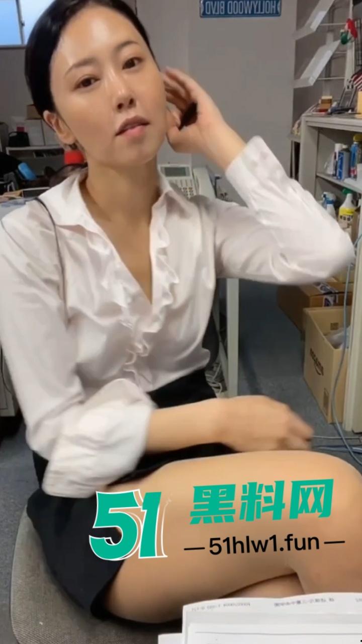 那些年错过的少女如今已成骚妇，当年得不到现在求着操，各地风骚淫妇卖逼出轨调教合集强势流出！-2