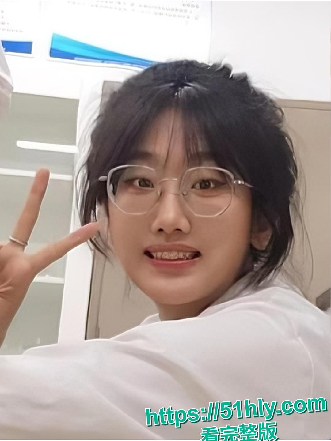 山东科技大学眼镜婊朱玲慧分手后被男友报复 学霸形象塌房！-8