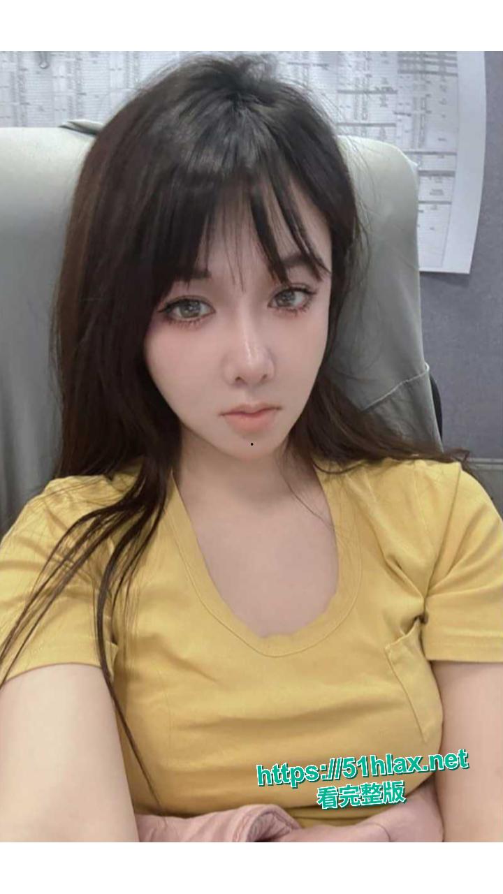 杭州公司极品女同事被瓜友拿下 脱光床上秒变荡妇 被大肉棒征服 完美露脸！-1