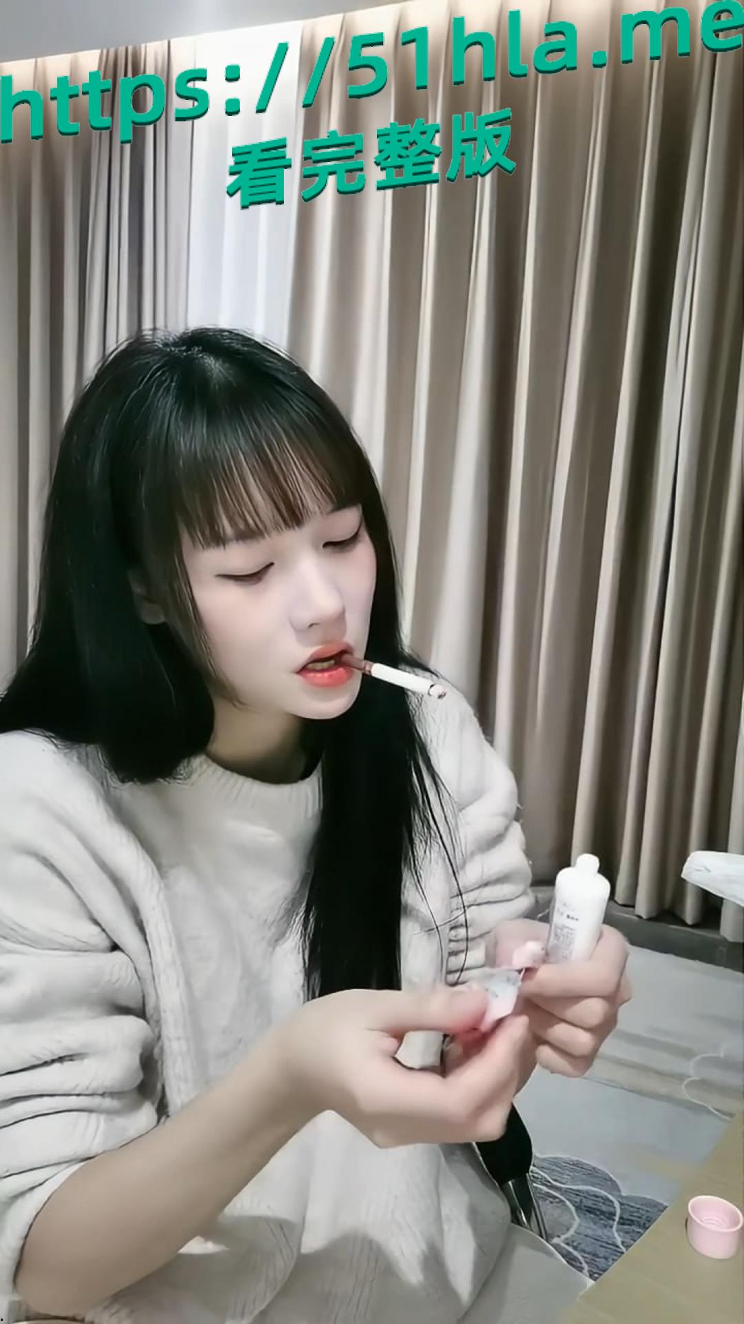 极品小仙女反差婊 珂珂 与新男友的不雅视频被曝光两天又被干了好几炮~三洞失守！-1