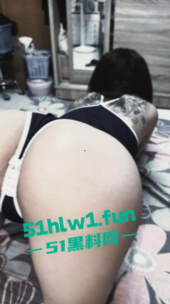 约炮大神投稿自己21岁极品纹身母狗【卢欣柔】年纪轻轻会的不少，各种姿势任猛男持续输出-22