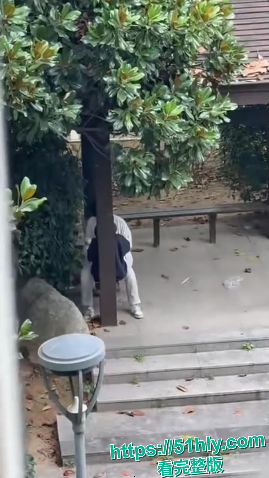 徐州技师学院惊现小情侣户外凉亭激情野战大戏 因太刺激快男同学操了没一分钟秒射-12