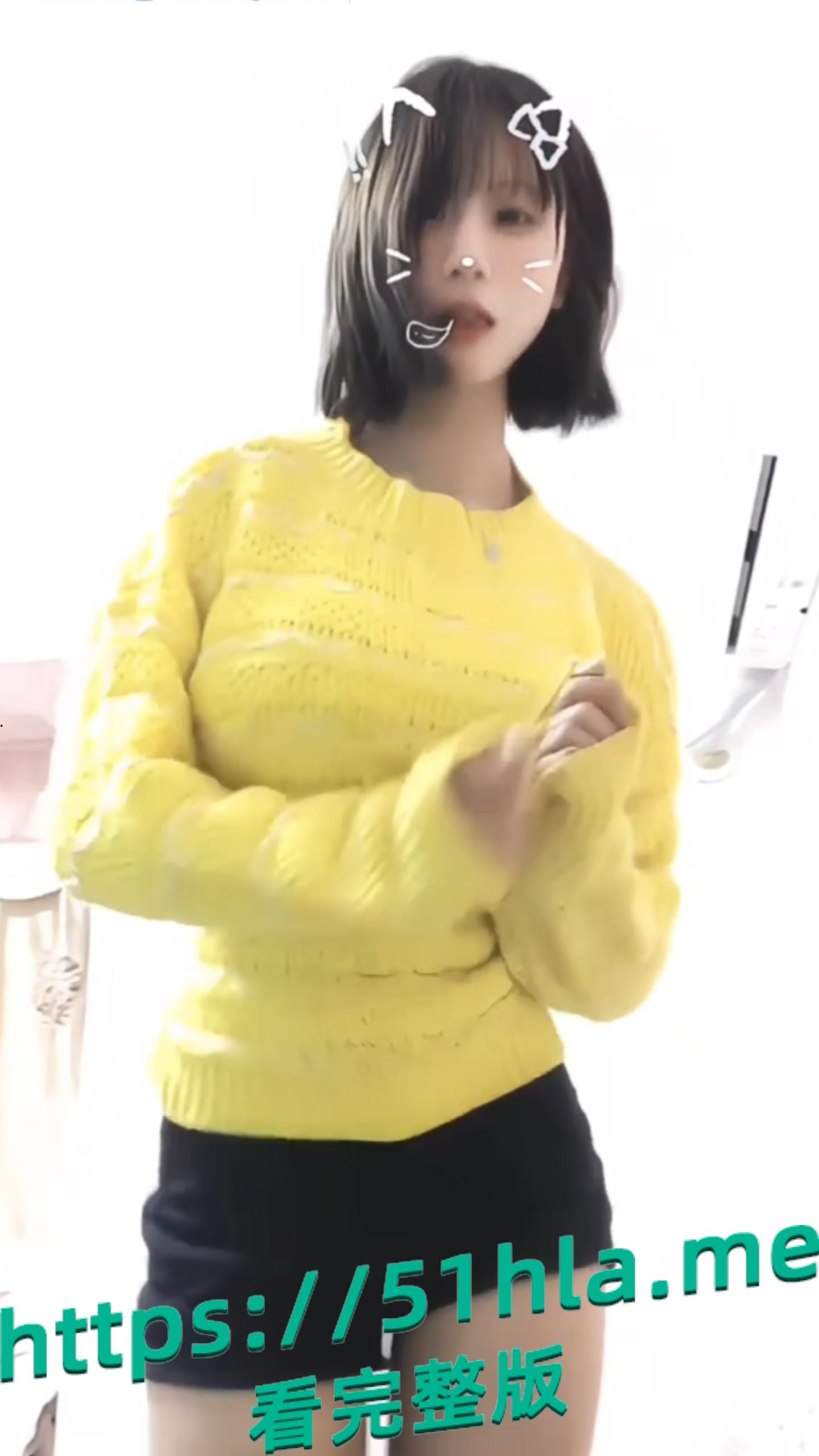 抖音小网红 野萝羊 初次下海就被金主爸爸看中 性感的娇躯诱人至极！-5