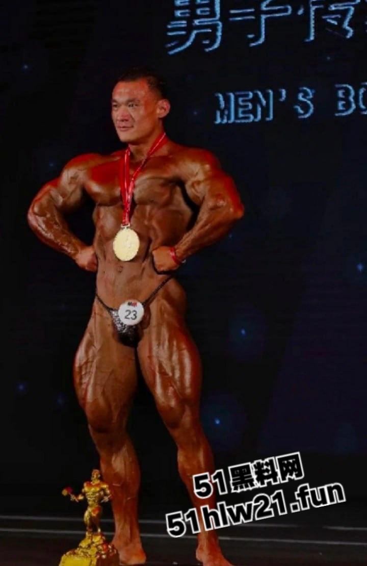 健美冠军【武涛】性爱视频流出，怼脸实拍实锤本人，这么大的肌肉一般女人还真受不了！-4