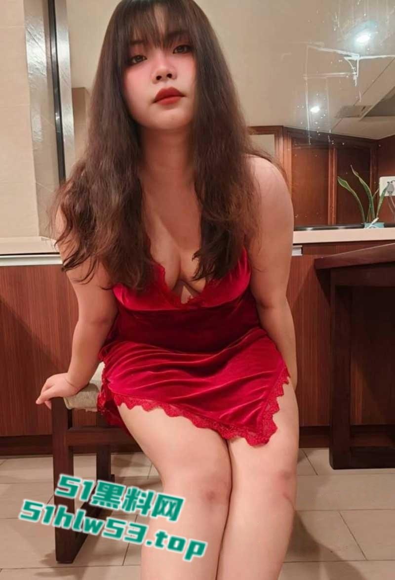 江苏师大【廖雨珊】性爱视频流出，巨乳微胖妹变小母狗，无套内射露脸口交户外露出尺度逆天！-3