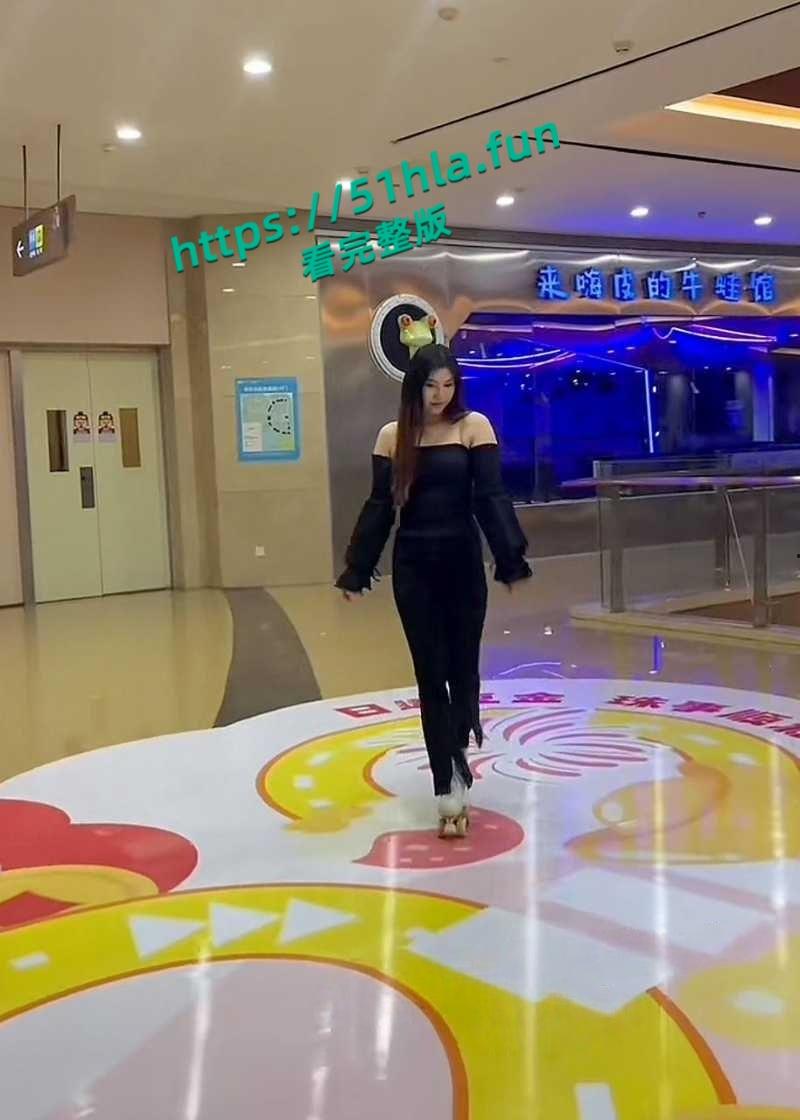 抖音女网红【轮滑冰姑娘】生化母体携带艾滋感染上千人人设翻车，遭网友质疑健康状况引发争议！-6