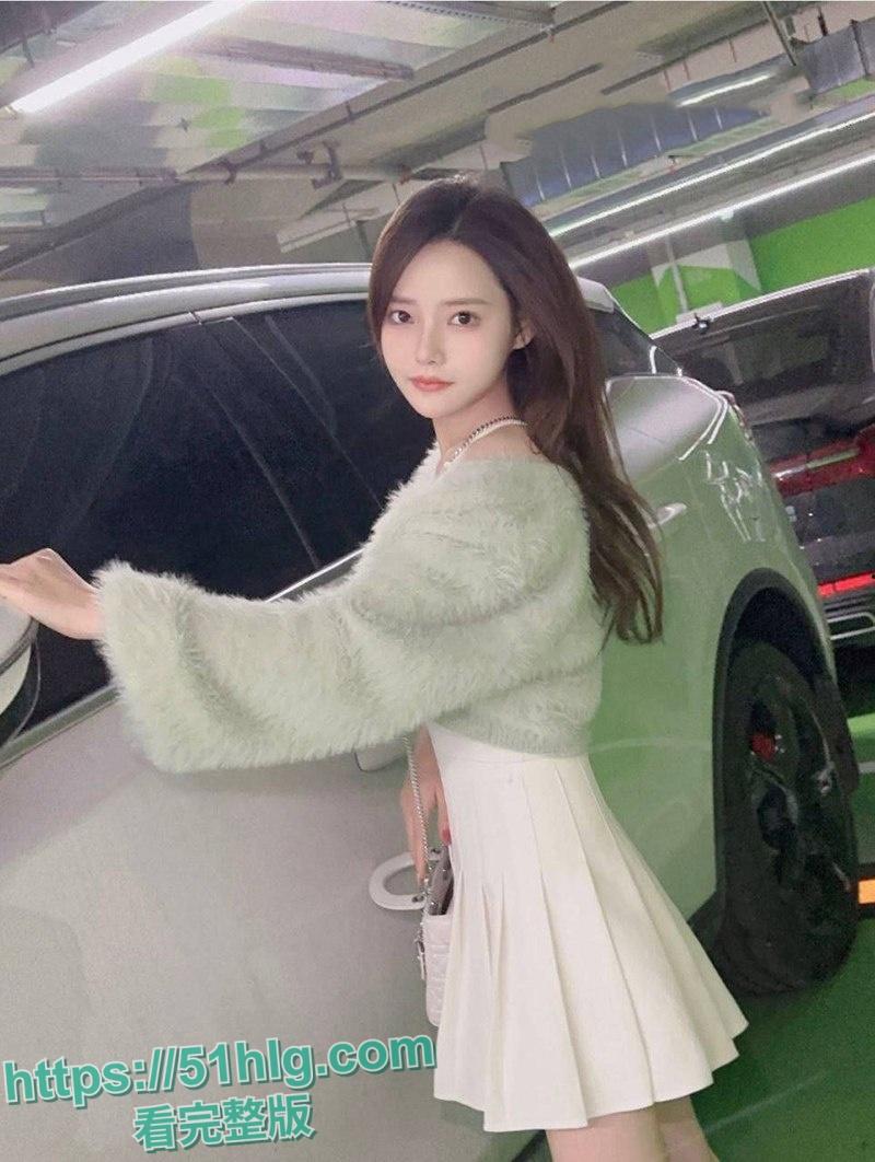 【北京】极品女神被保时捷车主包养 户外口交车内中出内射 酒店继续疯狂爆操 极品尤物淫荡不堪-3